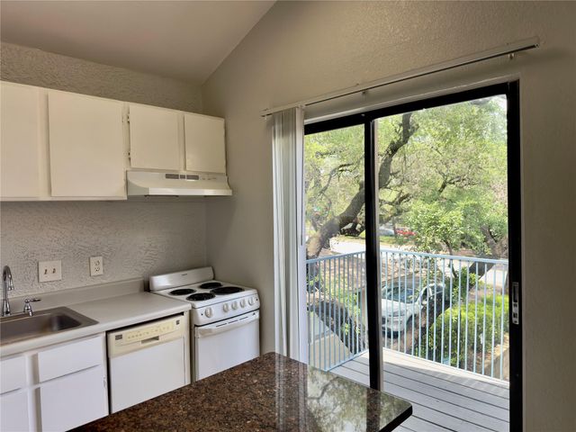 513 South Park DR 301, Austin, TX 78704