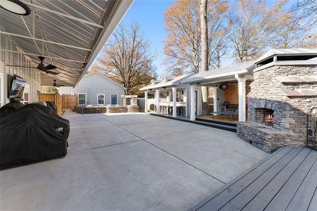 547 CENTER Road SE, Cartersville, GA 30121