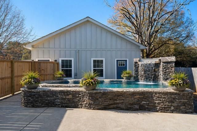 547 CENTER Road SE, Cartersville, GA 30121