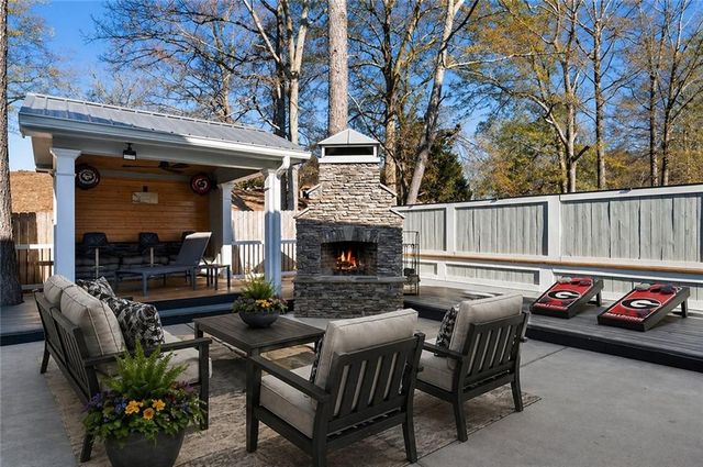 547 CENTER Road SE, Cartersville, GA 30121