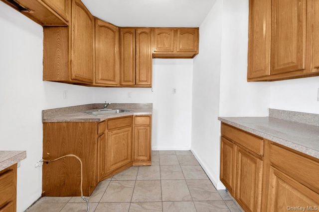 2527 Matthews Avenue, Bronx, NY 10467