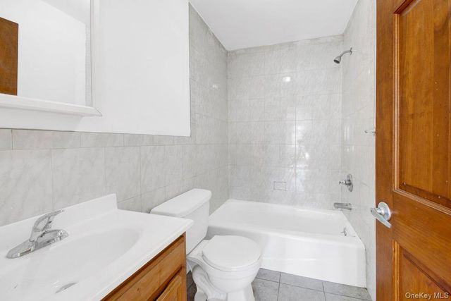 2527 Matthews Avenue, Bronx, NY 10467