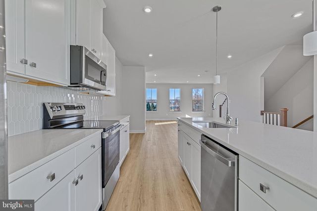 1208 OASIS AVE, Ranson, WV 25438