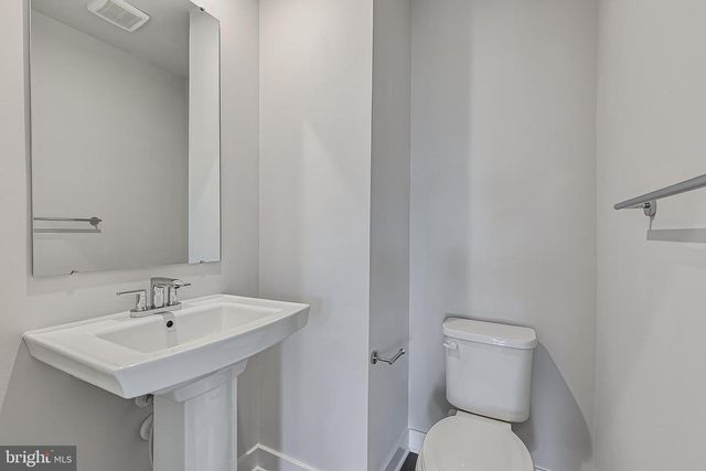 1208 OASIS AVE, Ranson, WV 25438