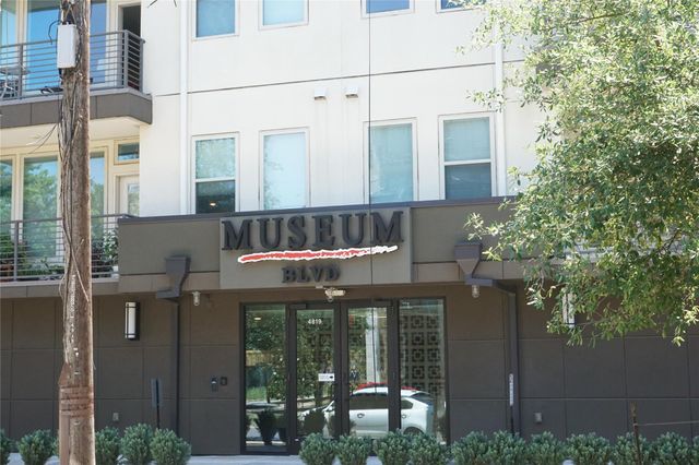 4819 Caroline Street 111, Houston, TX 77004