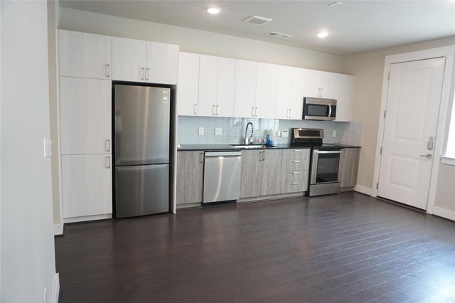 4819 Caroline Street 111, Houston, TX 77004