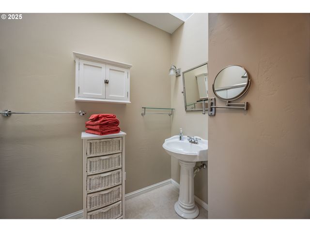 4838 LAKE Blvd, Westlake, OR 97493