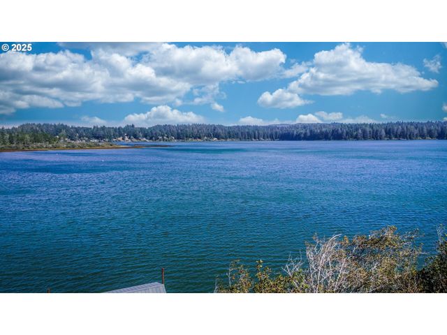 4838 LAKE Blvd, Westlake, OR 97493