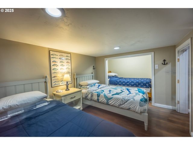 4838 LAKE Blvd, Westlake, OR 97493