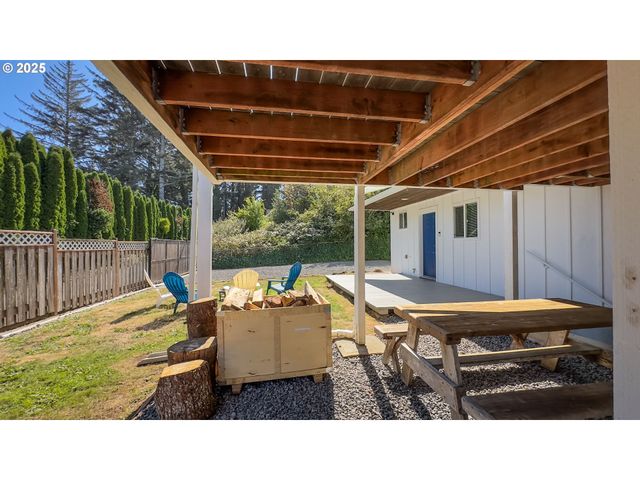 4838 LAKE Blvd, Westlake, OR 97493