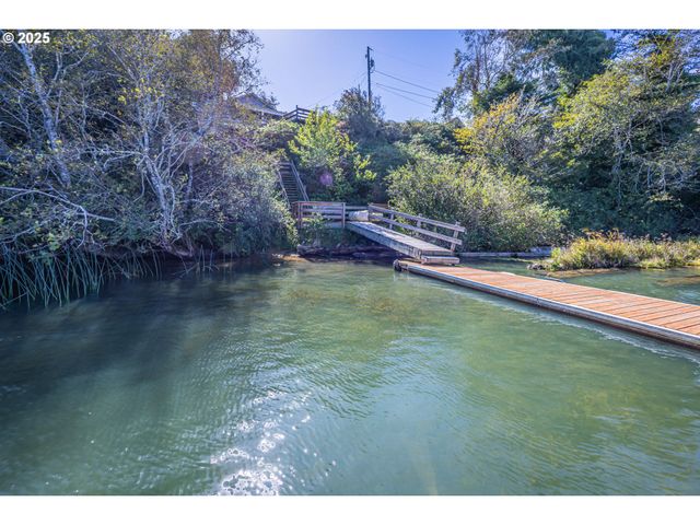 4838 LAKE Blvd, Westlake, OR 97493