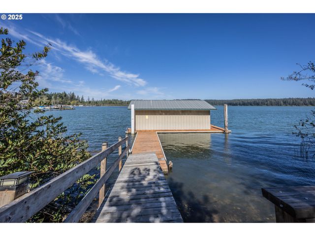 4838 LAKE Blvd, Westlake, OR 97493