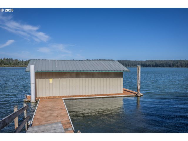 4838 LAKE Blvd, Westlake, OR 97493