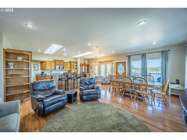 4838 LAKE Blvd, Westlake, OR 97493