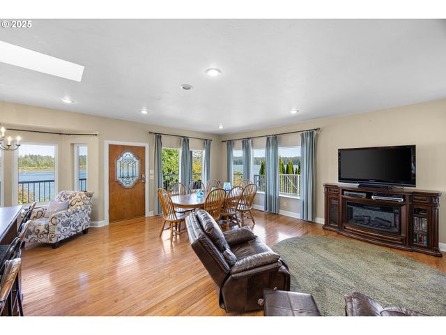 4838 LAKE Blvd, Westlake, OR 97493