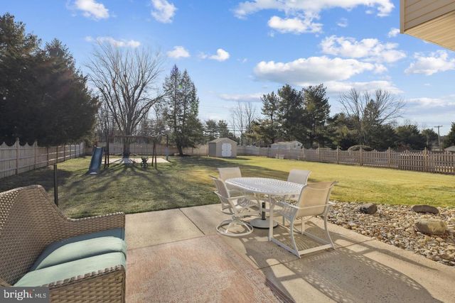 14 WHITE PINE DR, Sewell, NJ 08080