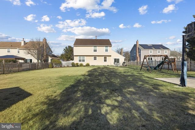 14 WHITE PINE DR, Sewell, NJ 08080