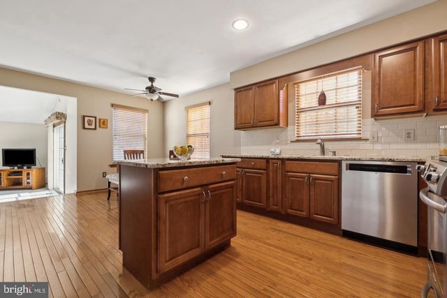 14 WHITE PINE DR, Sewell, NJ 08080