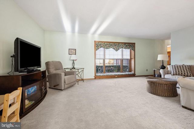 14 WHITE PINE DR, Sewell, NJ 08080