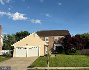 14 WHITE PINE DR, Sewell, NJ 08080