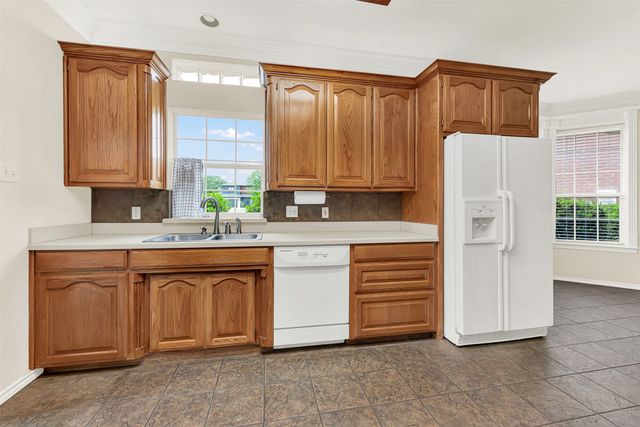 2735 Bent Oaks Drive, Burleson, TX 76028