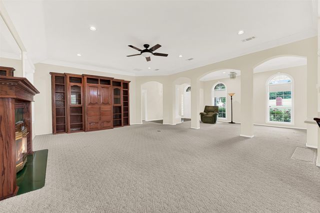 2735 Bent Oaks Drive, Burleson, TX 76028
