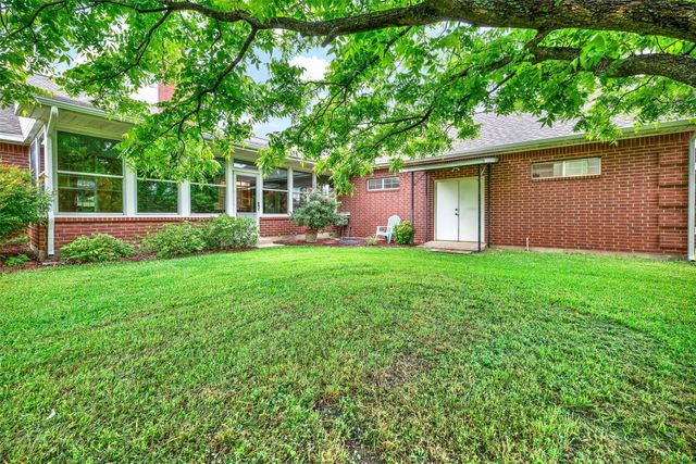 2735 Bent Oaks Drive, Burleson, TX 76028
