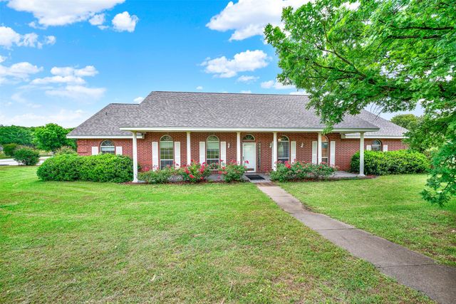 2735 Bent Oaks Drive, Burleson, TX 76028