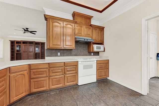 2735 Bent Oaks Drive, Burleson, TX 76028