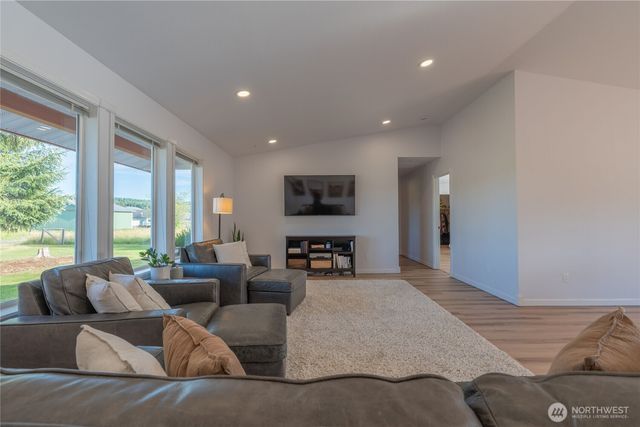133 Faun Rae Lane, Chehalis, WA 98532