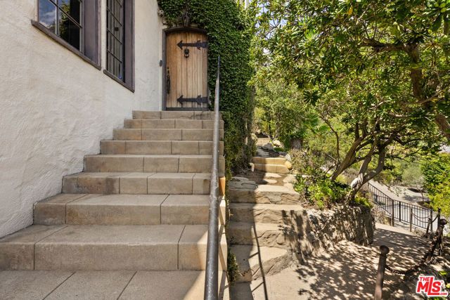 6311 Heather Drive, Los Angeles, CA 90068
