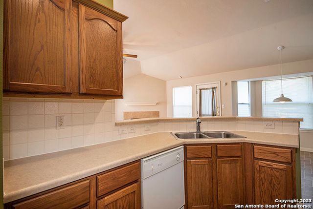 8422 WHITEBRUSH, Converse, TX 78109