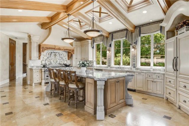 2729 Via Oleadas, Palos Verdes Estates, CA 90274