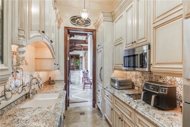 2729 Via Oleadas, Palos Verdes Estates, CA 90274