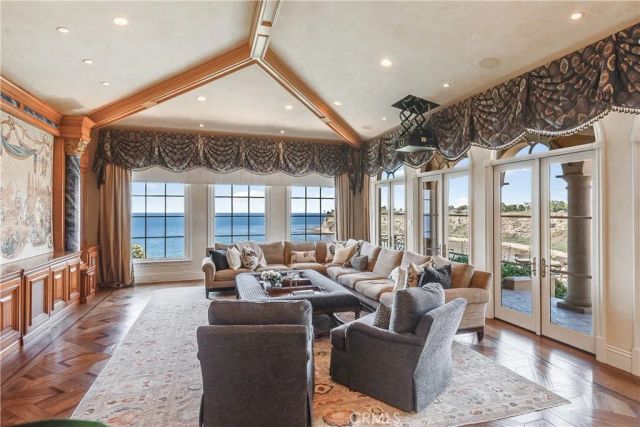 2729 Via Oleadas, Palos Verdes Estates, CA 90274