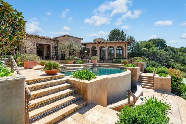 2729 Via Oleadas, Palos Verdes Estates, CA 90274