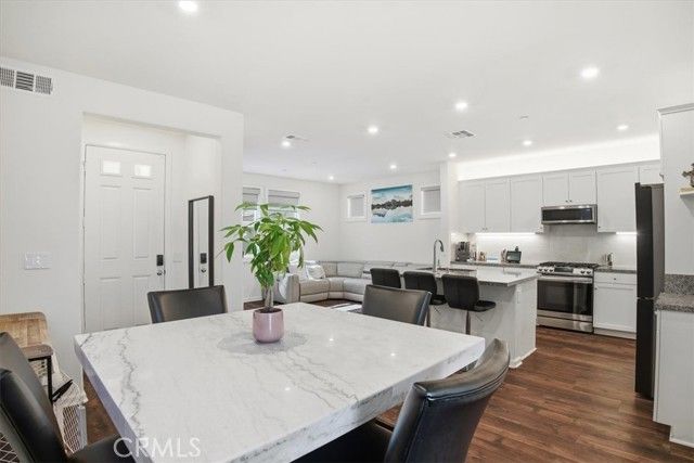 240 Tavern Creek, Palmdale, CA 93551