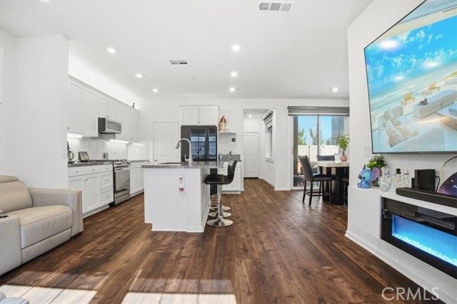 240 Tavern Creek, Palmdale, CA 93551