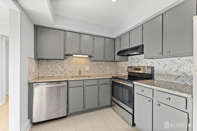 3226 Sayre Drive, Plainsboro, NJ 08540