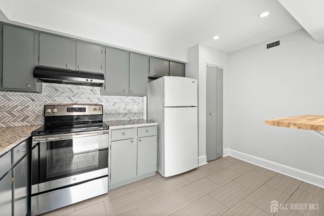 3226 Sayre Drive, Plainsboro, NJ 08540