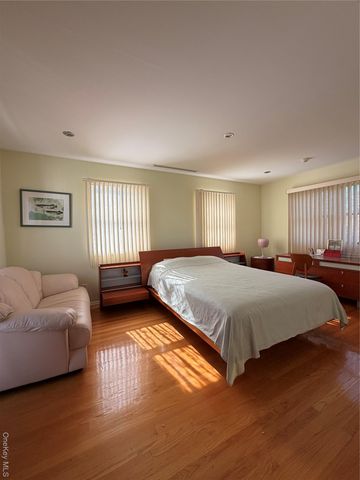 3 Ascot Ridge, Great Neck, NY 11021