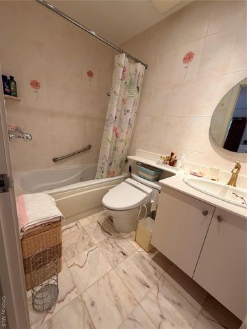 3 Ascot Ridge, Great Neck, NY 11021