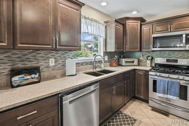 1605 Maplewood Court, Edwardsville, IL 62025