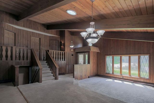 507 Park View Drive, Mount Horeb, WI 53572