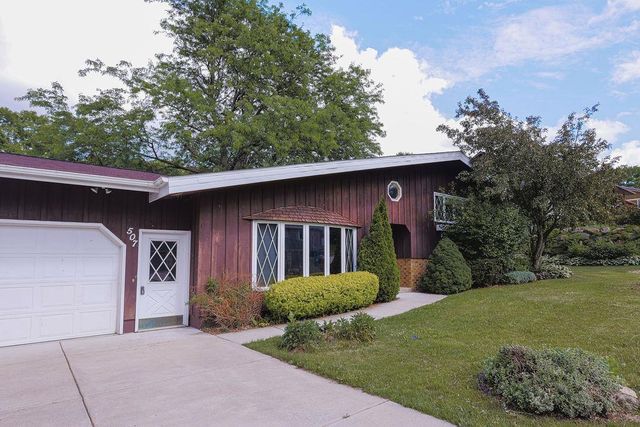 507 Park View Drive, Mount Horeb, WI 53572
