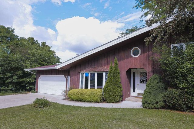507 Park View Drive, Mount Horeb, WI 53572