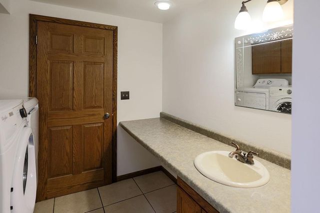 507 Park View Drive, Mount Horeb, WI 53572
