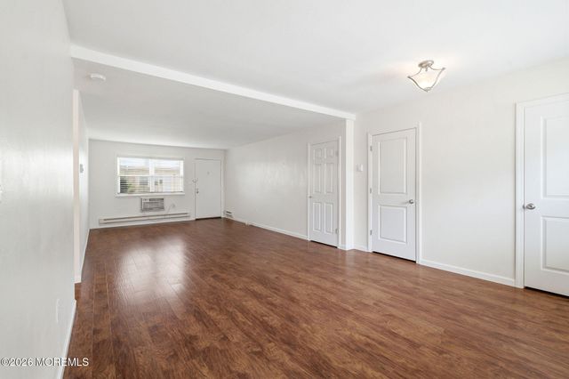 89 White Street C, Eatontown, NJ 07724