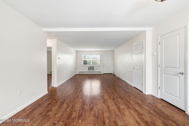 89 White Street C, Eatontown, NJ 07724