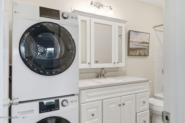 89 White Street C, Eatontown, NJ 07724